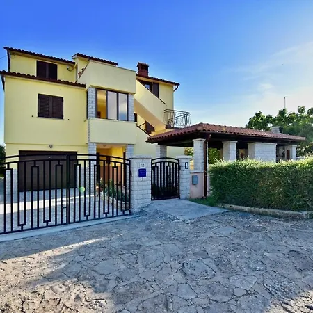 Appartamento Delightful New Holiday With Grill And Trampoline