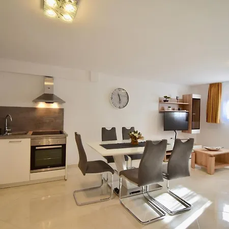 Appartamento Delightful New Holiday With Grill And Trampoline Galižana