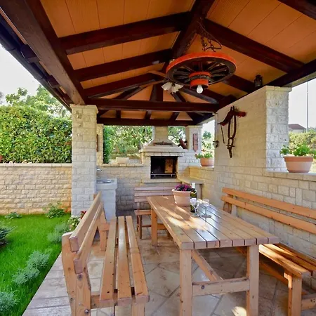 Appartamento Delightful New Holiday With Grill And Trampoline
